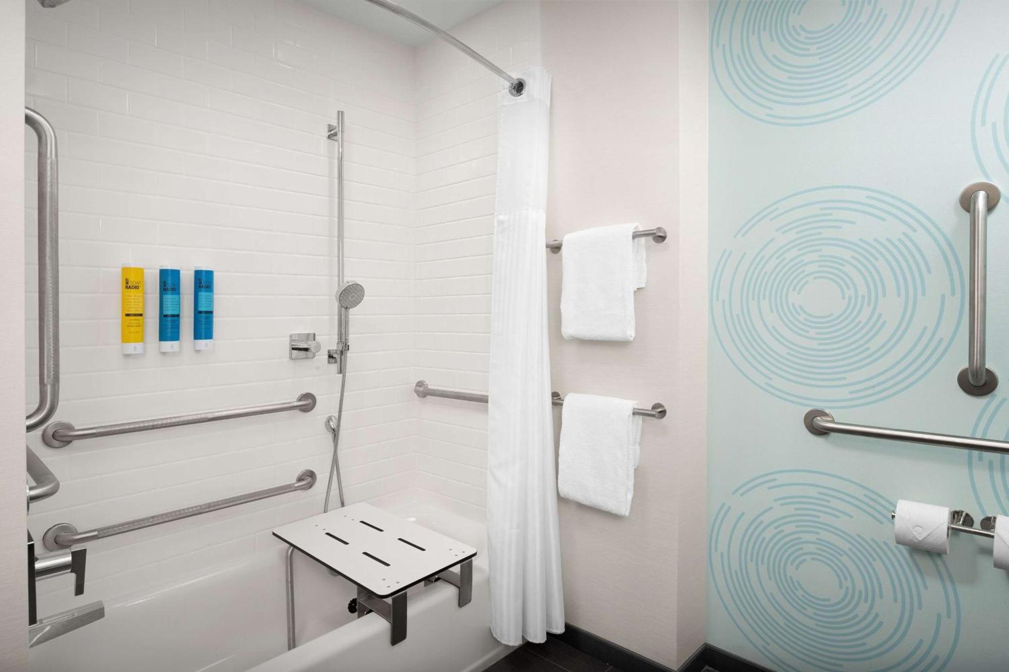 Tru By Hilton Jacksonville Airport Bagian luar foto
