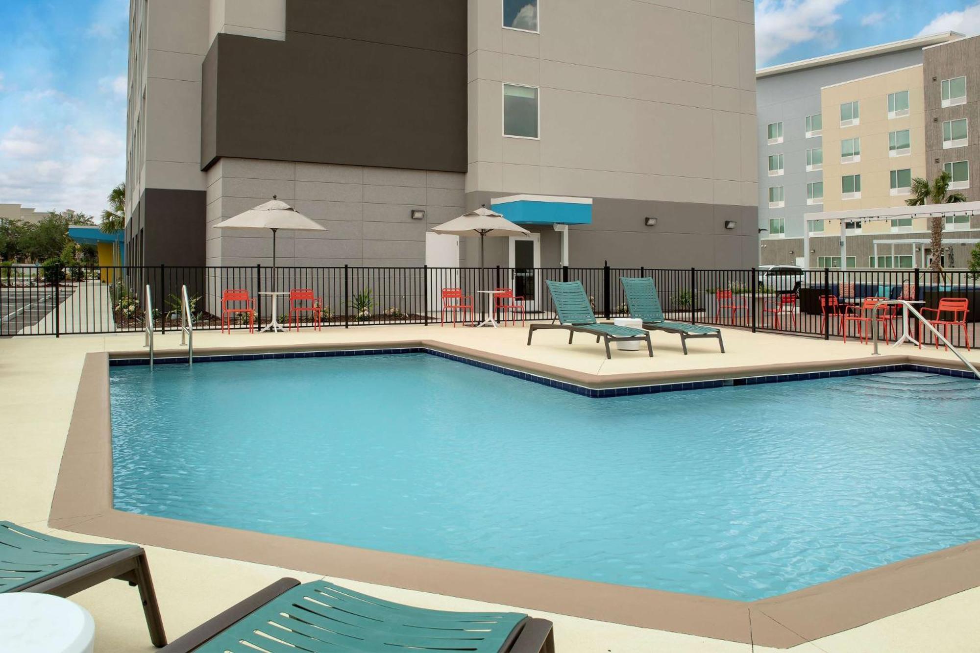 Tru By Hilton Jacksonville Airport Bagian luar foto