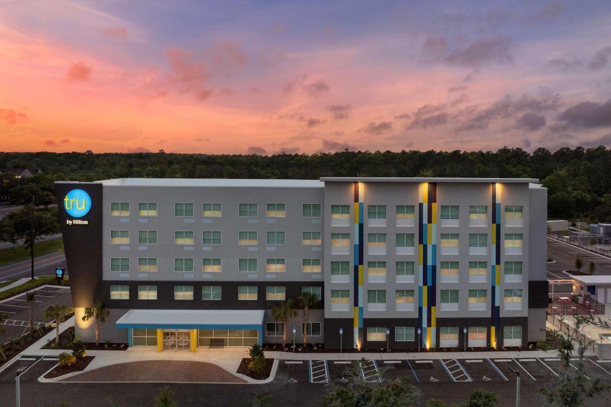 Tru By Hilton Jacksonville Airport Bagian luar foto